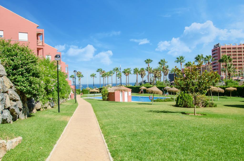 Appartamento Gorgeous 170 Sq.M. Penthouse With Sea View Terraces Benalmádena Esterno foto