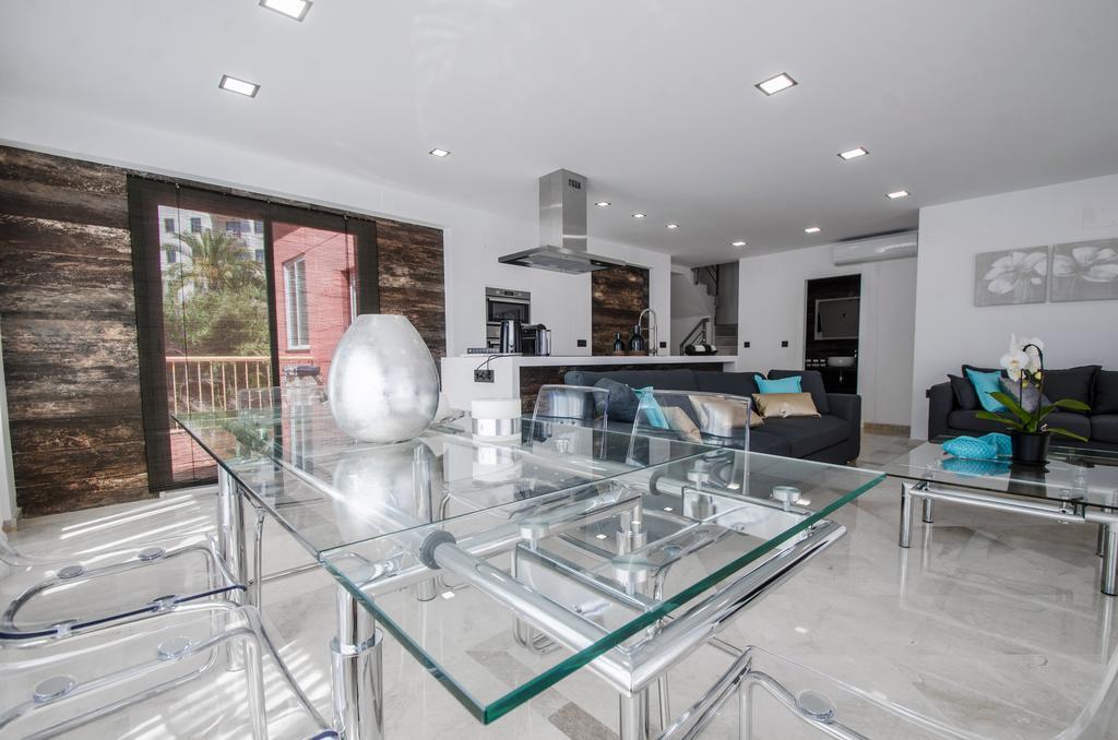 Appartamento Gorgeous 170 Sq.M. Penthouse With Sea View Terraces Benalmádena Esterno foto