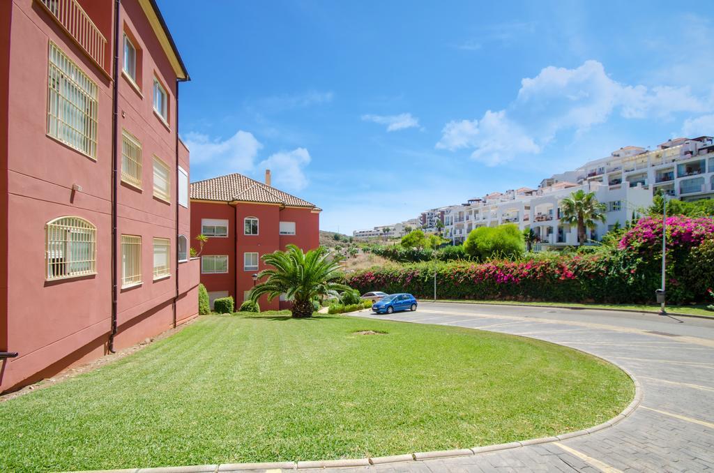 Appartamento Gorgeous 170 Sq.M. Penthouse With Sea View Terraces Benalmádena Esterno foto