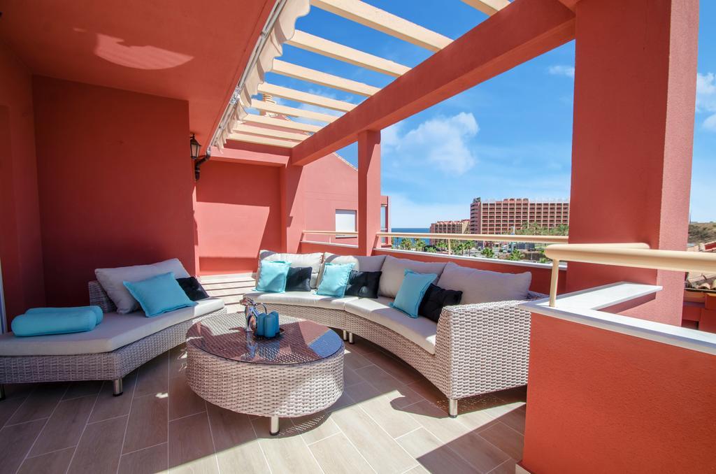 Appartamento Gorgeous 170 Sq.M. Penthouse With Sea View Terraces Benalmádena Esterno foto