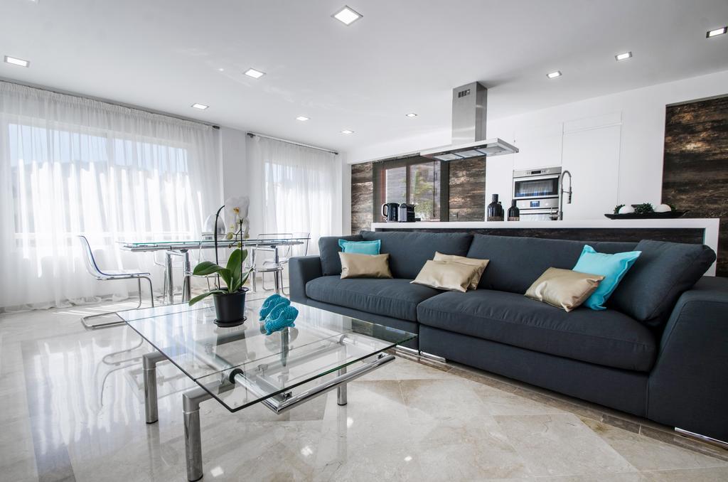 Appartamento Gorgeous 170 Sq.M. Penthouse With Sea View Terraces Benalmádena Esterno foto