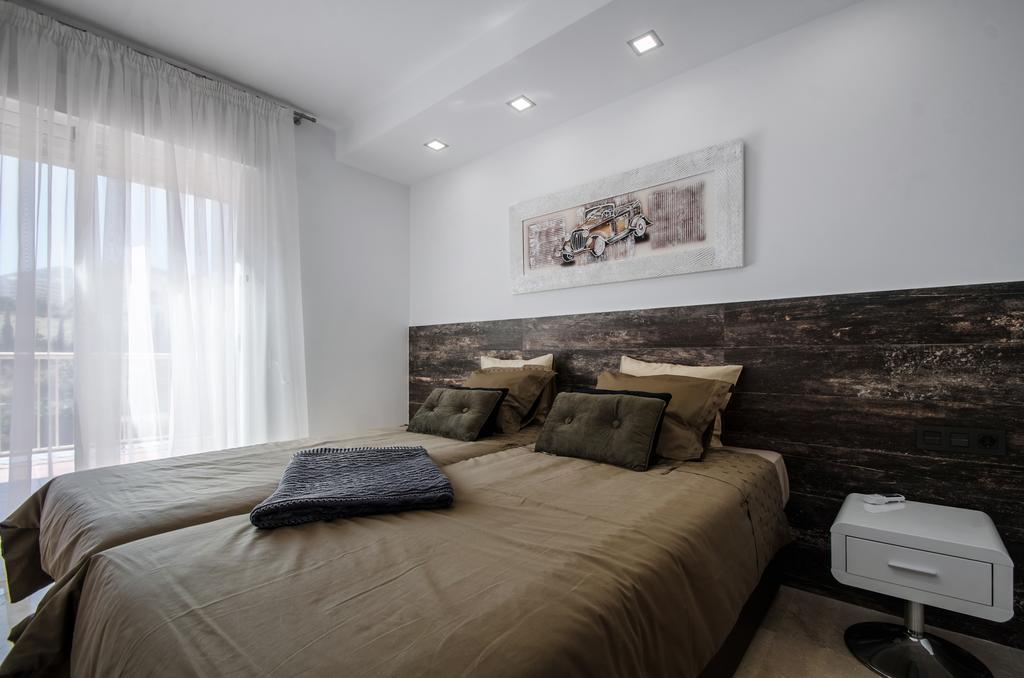 Appartamento Gorgeous 170 Sq.M. Penthouse With Sea View Terraces Benalmádena Esterno foto